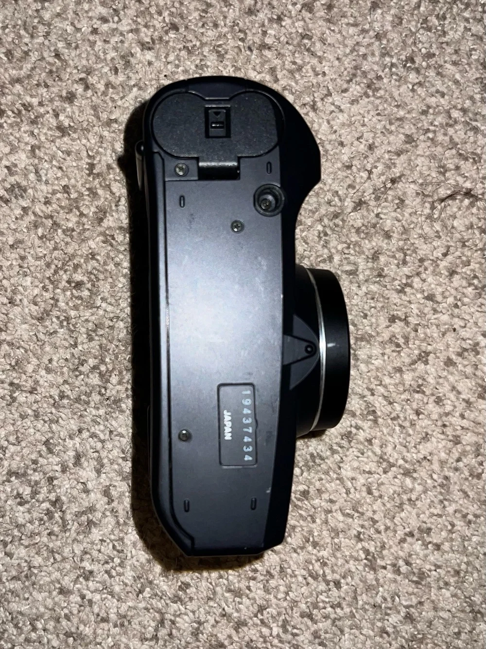Minolta Freedom Zoom 135EX 35mm Film Camera — Black
